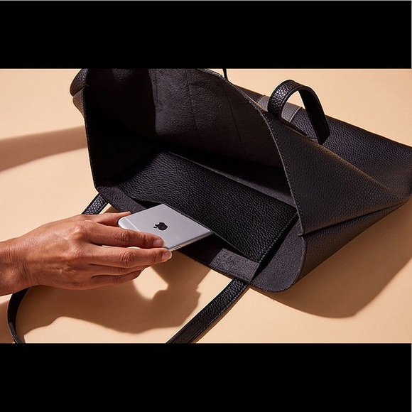 Vince Camuto Luck Tote black / gray vegan leather - Picture 3 of 5